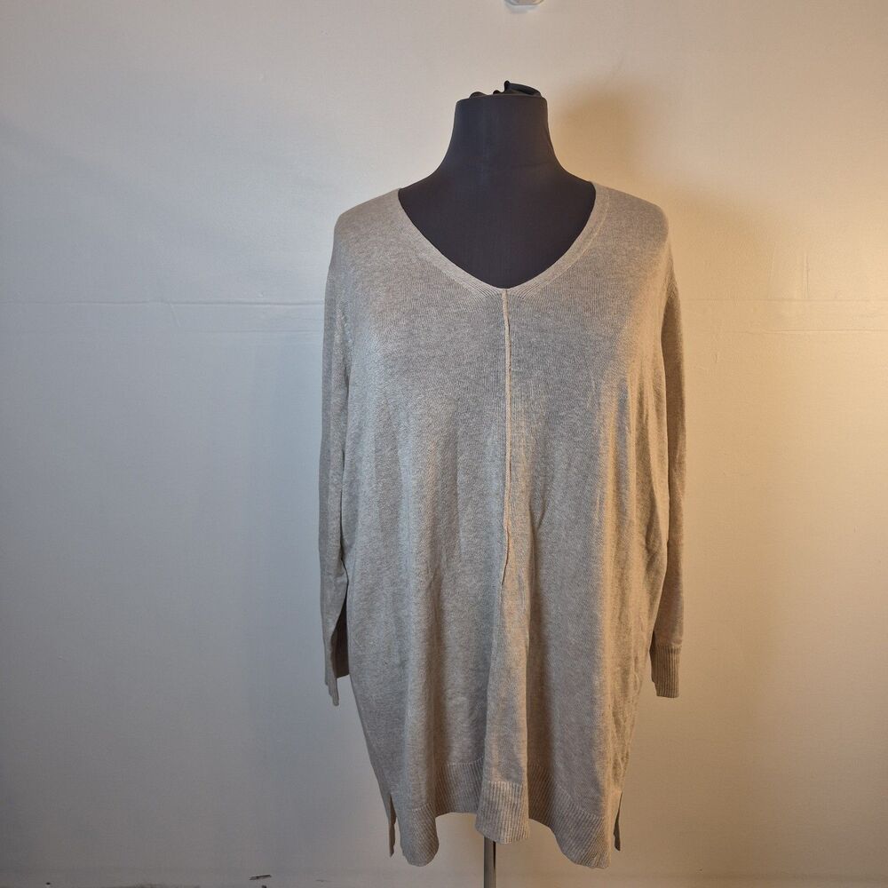 Old Navy Women's Center Seam Sweater Size 4X Beige V-neck Tunic Lightweight